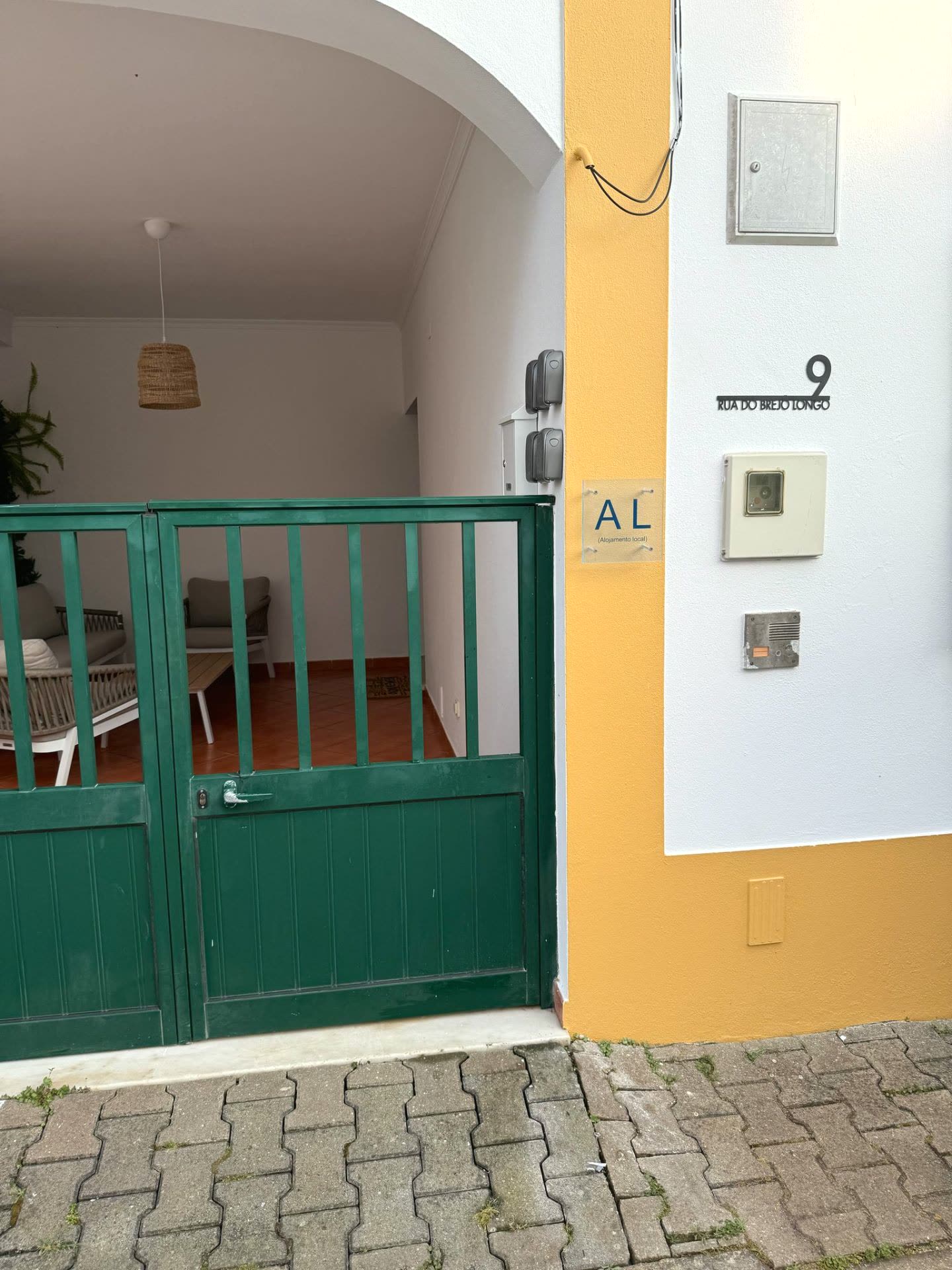 Entrada da Breeze House Almograve