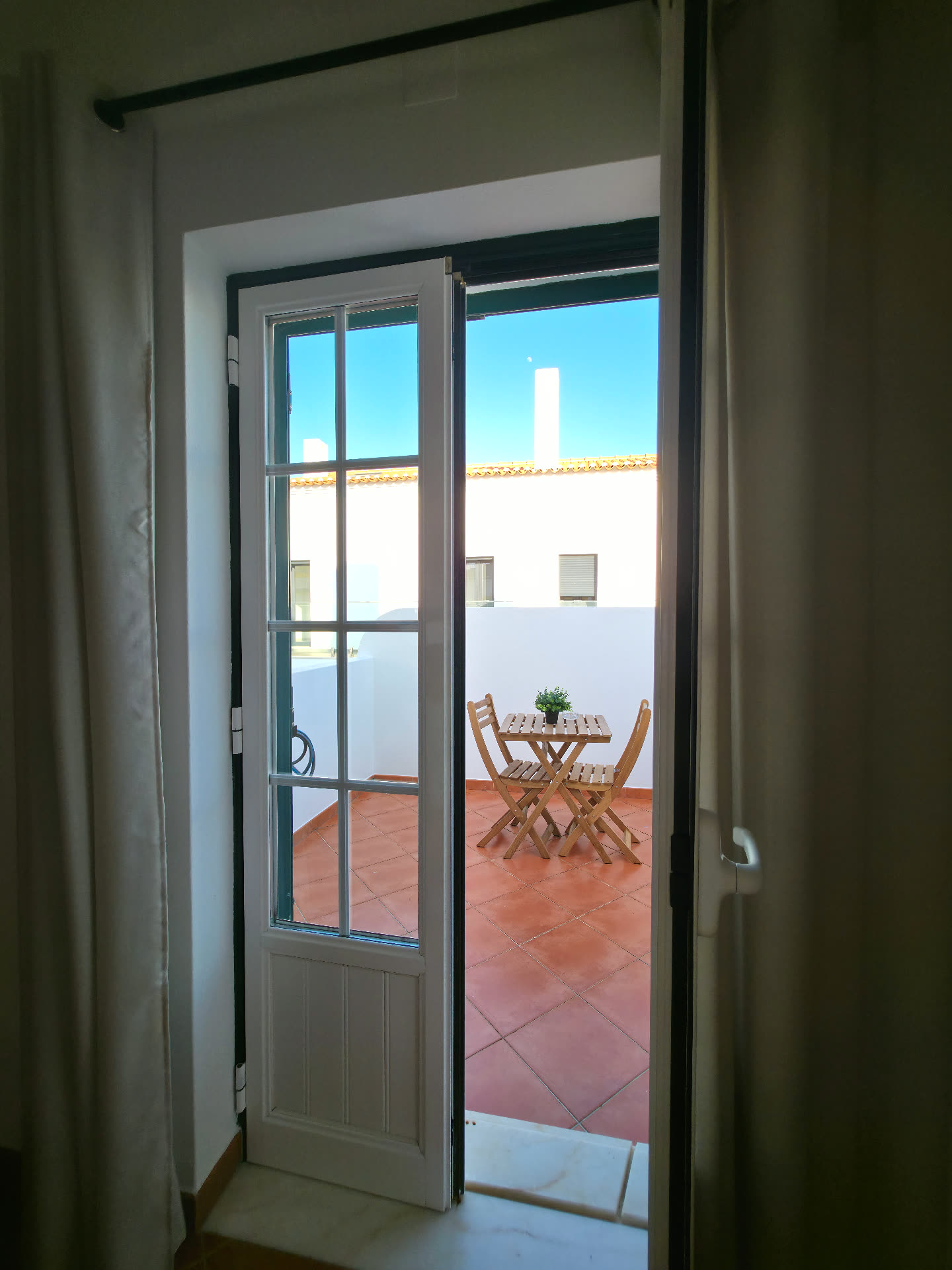 Quarto B · Duplo com varanda — 2/5