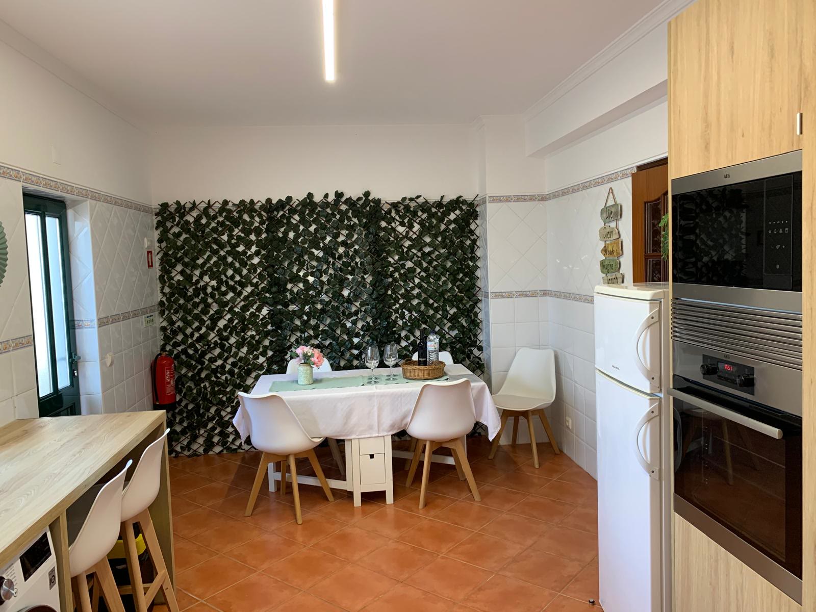 Quarto 2 · Duplo com varanda — 2/3