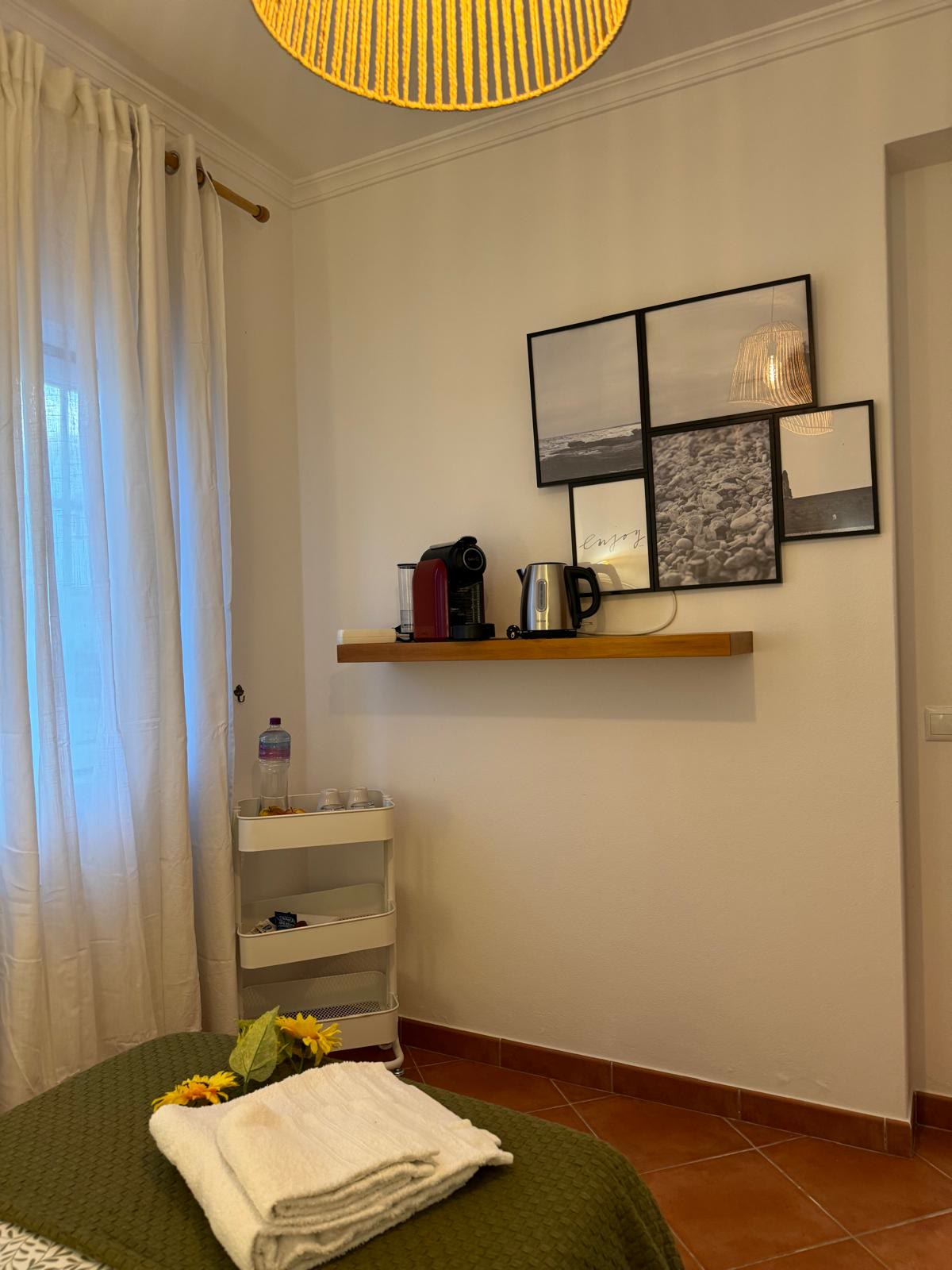 Quarto duplo com casa de banho privativa